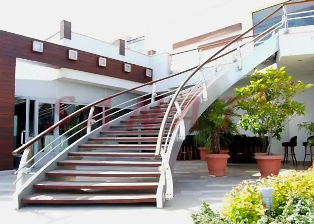 Dış mekan merdiveni
